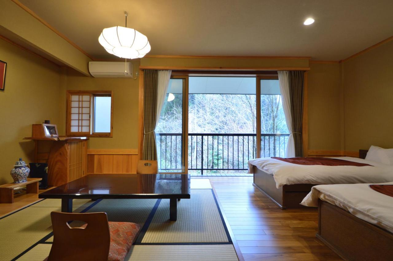 Hotel Kurokawa Onsen Oku No Yu Minamioguni Exterior foto